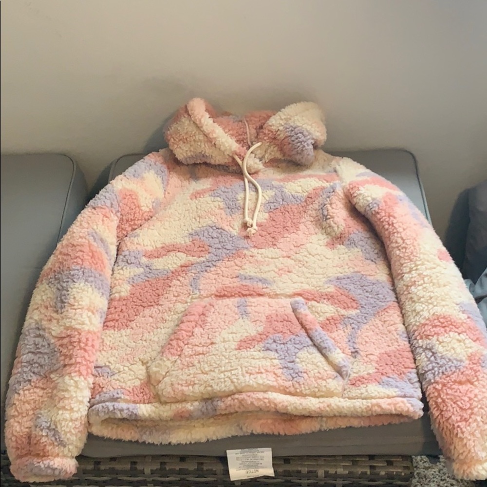 Brand new fluffy hollister sweatshirt